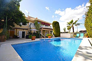 Foto Venta de casa con piscina y terraza en Acequión, Los Naúfragos (Torrevieja), La veleta